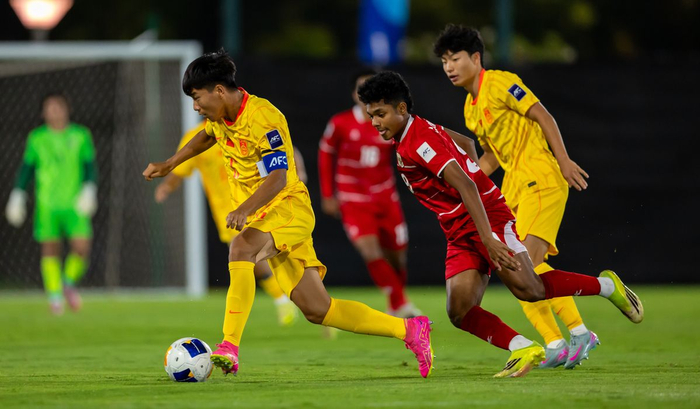 一场2-0，救了中国队一把，出线有戏！感谢卡塔尔，最新排名如下|日本|U17亚洲杯|卡塔尔足球队|中国男足|日本队_新浪体育_新浪新闻